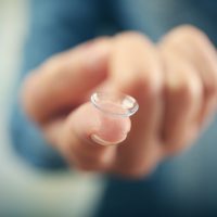 Explaining the Major Differences Between Hard and Soft Contact Lenses